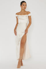 Vestido Lucinda com Ombros de Fora e Decote V nas Costas Champagne