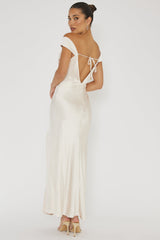 Vestido Lucinda com Ombros de Fora e Decote V nas Costas Champagne
