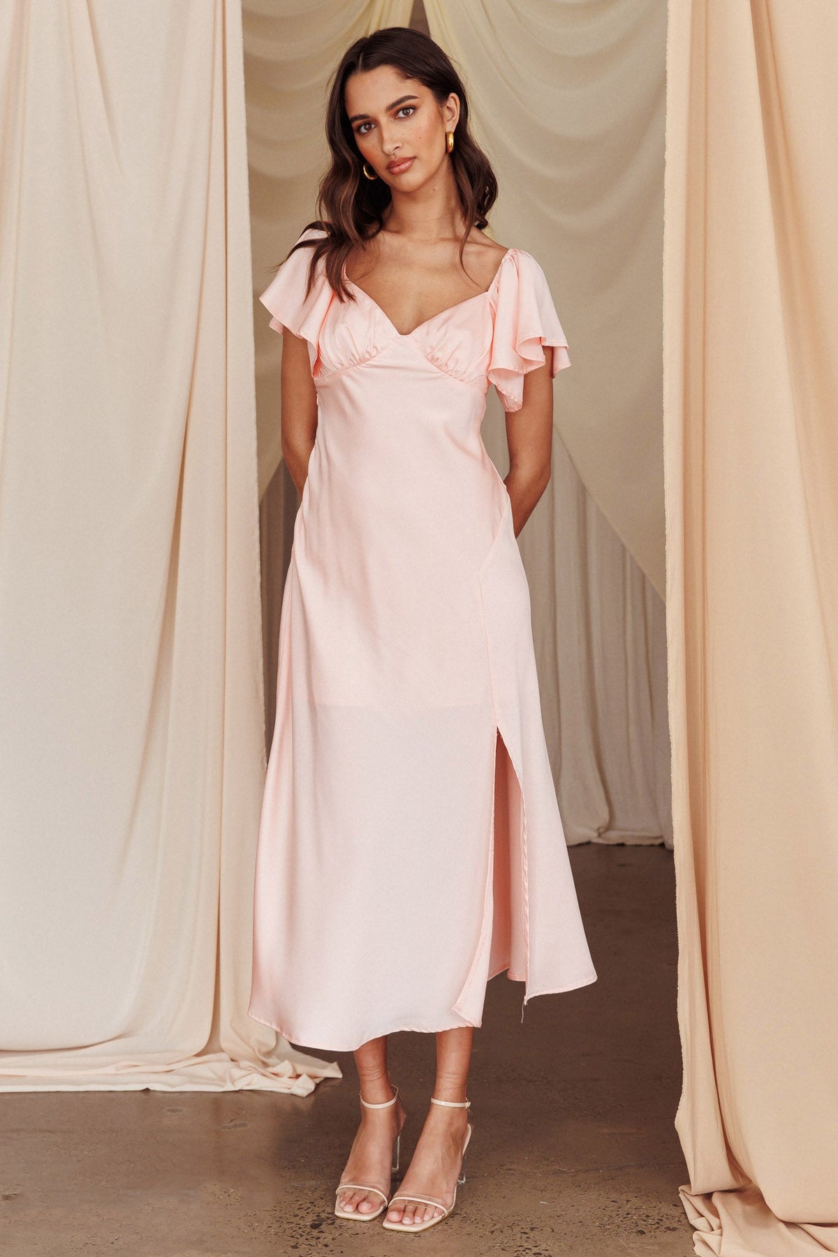 Vestido midi con abertura lateral y mangas mariposa de Park Avenue, color rubor