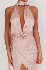 Vestido longo Itália Azure Rosette Halterneck Blush