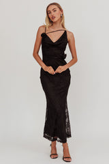 Vestido longo preto Golden Glow Rosette com gola drapeada
