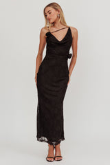 Vestido longo preto Golden Glow Rosette com gola drapeada