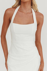 Remember This Vestido Halter con Pliegues Laterales y Fruncidos Largo hasta la Rodilla Blanco