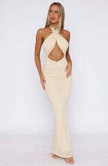 Vestido largo halter Set For Life color champán