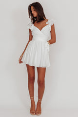 Vestido Lola Branco com Babados nos Ombros e Drapeado