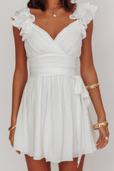 Vestido Lola Branco com Babados nos Ombros e Drapeado