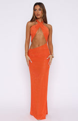 El vestido maxi halter The One en naranja