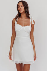 Minivestido com Ombro Atado Jezika Branco