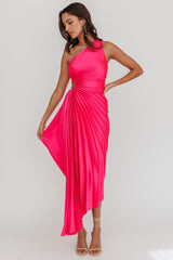 Vestido midi de satén fucsia con pliegues tipo acordeón y un solo hombro Brooklynn