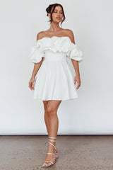 Vestido Curto Kailynn de Ombro a Ombro em Silhueta A Branco