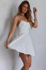 Vestido blanco con cordones en la espalda Wishing And Hoping