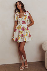 Minivestido Jeanie con hombros anudados y estampado floral morado