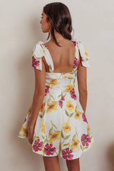 Minivestido Jeanie con hombros anudados y estampado floral morado