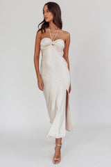 Vestido midi color champán sin tirantes con fruncido en el busto Kindred Spirit