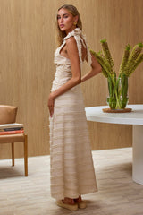 Vestido midi Elexia com alça amarrada texturizado creme