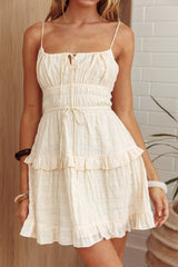 Minivestido con volantes y detalles de encaje Emotional Rollercoaster color avena