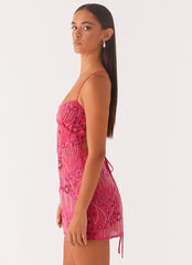 Minivestido con lentejuelas Vietta y tirantes finos - Fucsia