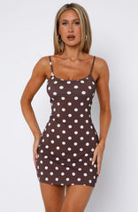 Minivestido Maybe Later con estampado de lunares chocolate y crema